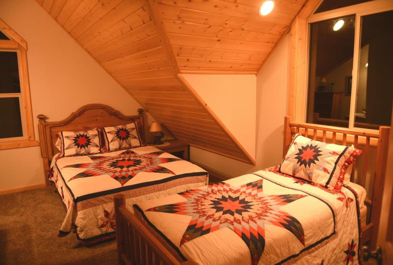 Outland Meadows - Island Park, Yellowstone Cabin